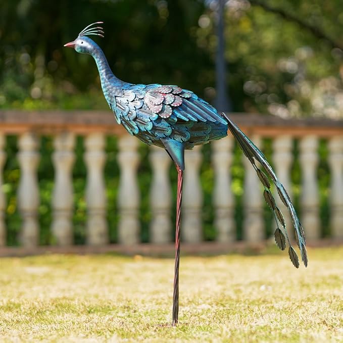 VEWOGARDEN Peacock Outdoor Garden Sculptures & Statues Metal Peacock Yard Art for Lawn Patio Pool Outside Decorations