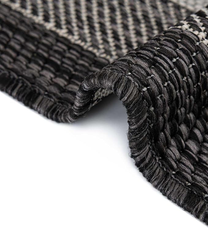 Unique Loom Outdoor Border Collection Area Rug - Soft Border (5' 3" Round, Black/ Ivory)