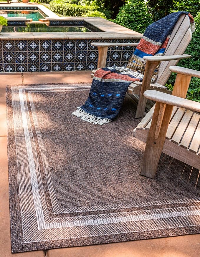 Unique Loom Outdoor Border Collection Area Rug - Soft Border (4' 1" x 6' 1" Rectangle, Brown/ Ivory)