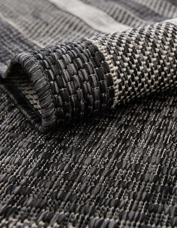 Unique Loom Outdoor Border Collection Area Rug - Soft Border (7' 10" Round, Black/ Ivory)